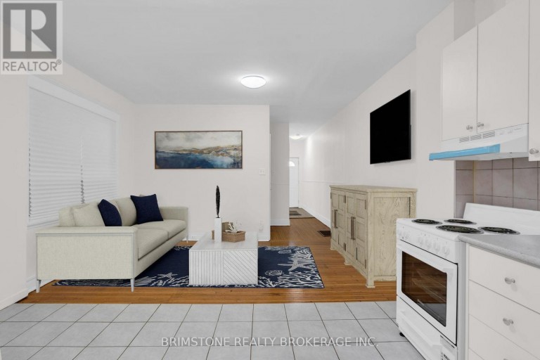 285 OLD WESTON ROAD, Toronto (Weston-Pellam Park), Ontario, M6N3A7