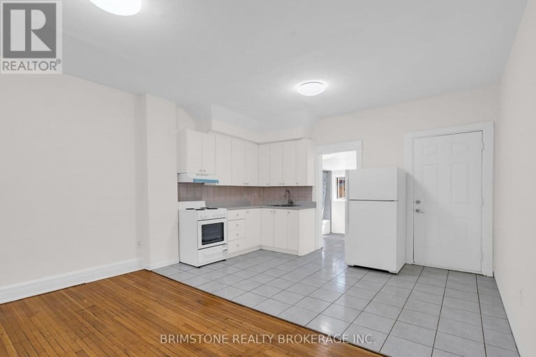 285 OLD WESTON ROAD, Toronto (Weston-Pellam Park), Ontario, M6N3A7