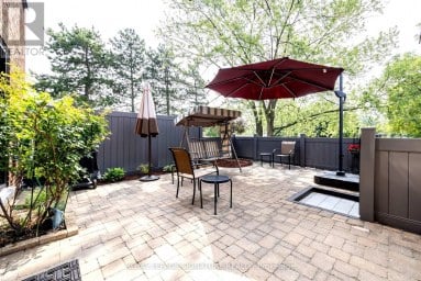 44 - 51 BROADFIELD DRIVE Toronto (Markland Wood) Ontario photo 12