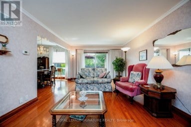 44 - 51 BROADFIELD DRIVE Toronto (Markland Wood) Ontario photo 22
