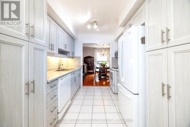 44 - 51 BROADFIELD DRIVE Toronto (Markland Wood) Ontario photo 28