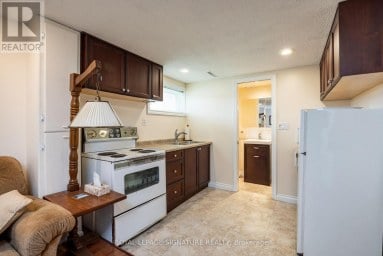 44 - 51 BROADFIELD DRIVE Toronto (Markland Wood) Ontario photo 42