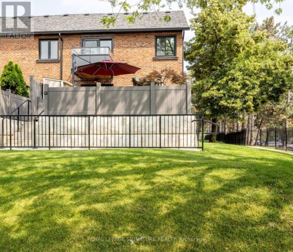 44 - 51 BROADFIELD DRIVE, Toronto (Markland Wood), Ontario, M9C5P2