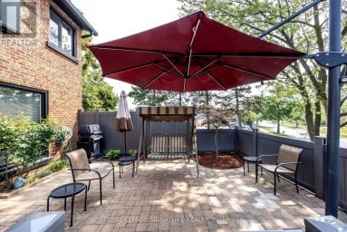 44 - 51 BROADFIELD DRIVE Toronto (Markland Wood) Ontario photo 9