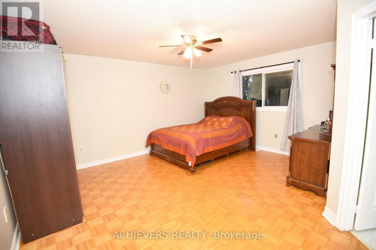 521 NAVIGATOR DRIVE, Mississauga (Meadowvale Village), Ontario, L5W1P5