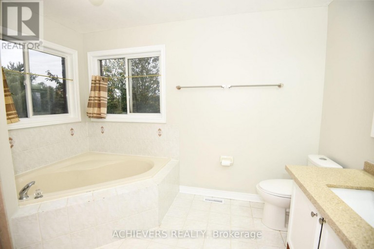 521 NAVIGATOR DRIVE, Mississauga (Meadowvale Village), Ontario, L5W1P5
