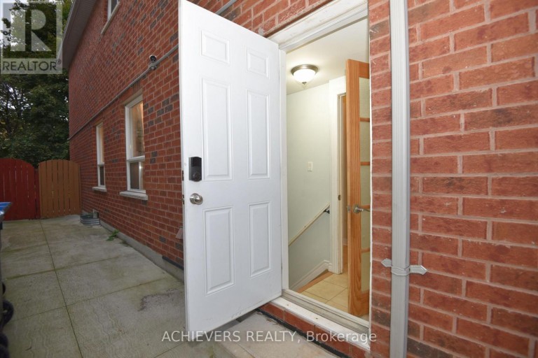 521 NAVIGATOR DRIVE, Mississauga (Meadowvale Village), Ontario, L5W1P5