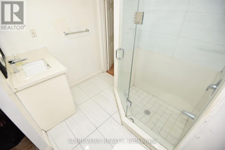 521 NAVIGATOR DRIVE, Mississauga (Meadowvale Village), Ontario, L5W1P5