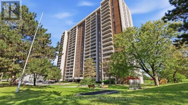 1805 - 4 KINGS CROSS ROAD Brampton (Queen Street Corridor) Ontario photo 1