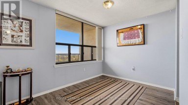1805 - 4 KINGS CROSS ROAD Brampton (Queen Street Corridor) Ontario photo 18