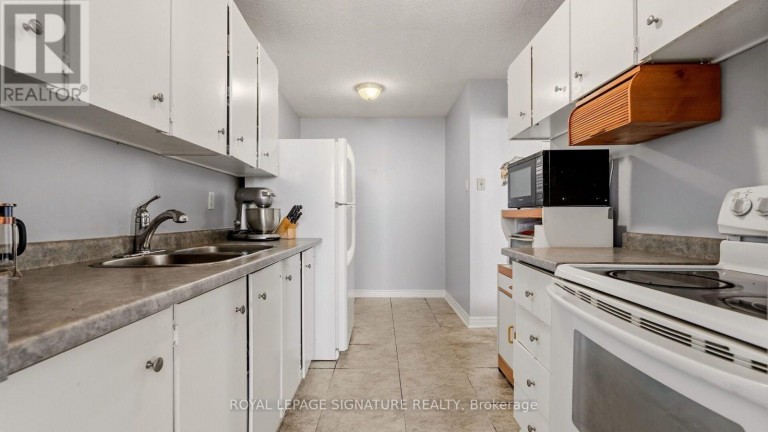 1805 - 4 KINGS CROSS ROAD, Brampton (Queen Street Corridor), Ontario, L6T3X8