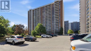 1805 - 4 KINGS CROSS ROAD Brampton (Queen Street Corridor) Ontario photo 2