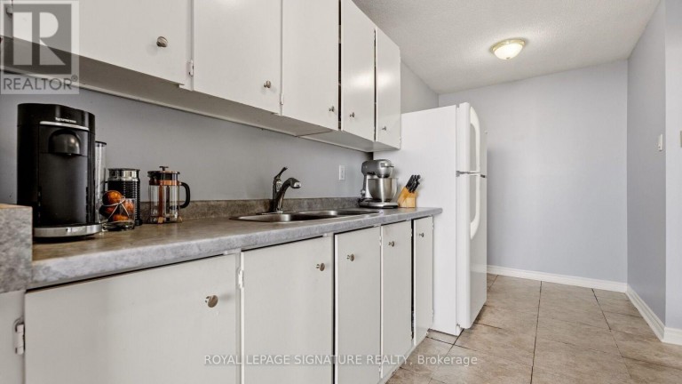 1805 - 4 KINGS CROSS ROAD, Brampton (Queen Street Corridor), Ontario, L6T3X8