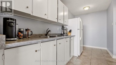 1805 - 4 KINGS CROSS ROAD Brampton (Queen Street Corridor) Ontario photo 20
