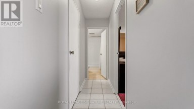 1805 - 4 KINGS CROSS ROAD Brampton (Queen Street Corridor) Ontario photo 24