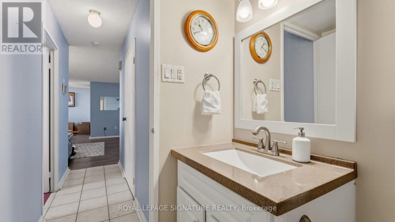 1805 - 4 KINGS CROSS ROAD, Brampton (Queen Street Corridor), Ontario, L6T3X8