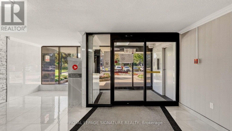 1805 - 4 KINGS CROSS ROAD, Brampton (Queen Street Corridor), Ontario, L6T3X8