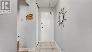 1805 - 4 KINGS CROSS ROAD Brampton (Queen Street Corridor) Ontario photo 9