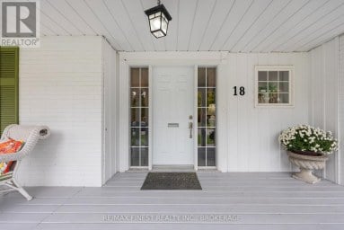 18 STORMONT AVENUE Kingston (West of Sir John A. Blvd) Ontario photo 4