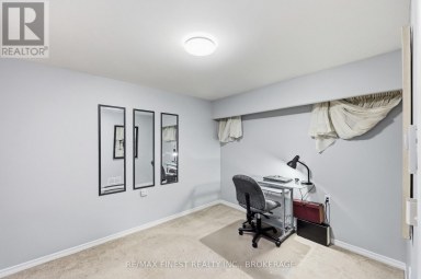 18 STORMONT AVENUE Kingston (West of Sir John A. Blvd) Ontario photo 40