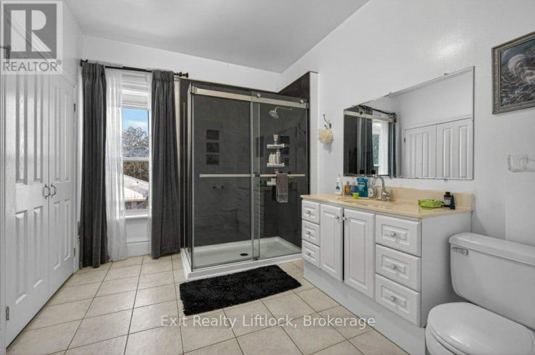 212 BARNARDO AVENUE, Peterborough (Northcrest Ward 5), Ontario, K9H5V7