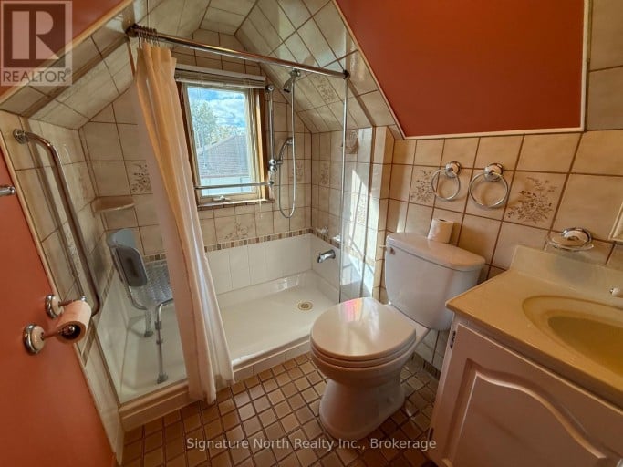79 PENFOLD STREET, Thunder Bay (Shuniah), Ontario, P7A3J8