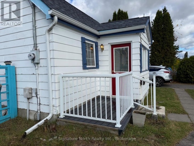 79 PENFOLD STREET, Thunder Bay (Shuniah), Ontario, P7A3J8