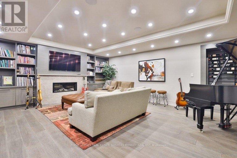 20 CLUNY DRIVE, Toronto (Rosedale-Moore Park), Ontario, M4W2P7