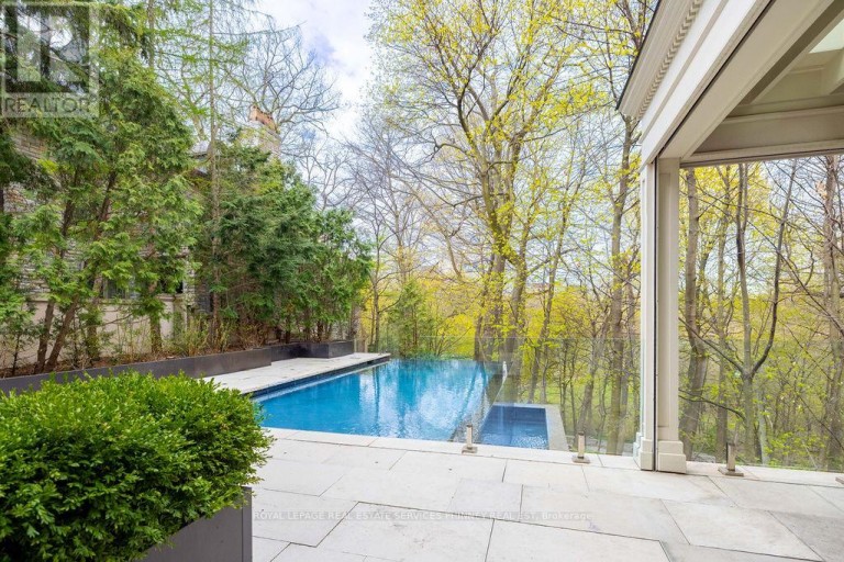 20 CLUNY DRIVE, Toronto (Rosedale-Moore Park), Ontario, M4W2P7