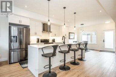 32 DUGGAN LANE Guelph (Clairfields/Hanlon Business Park) Ontario photo 10