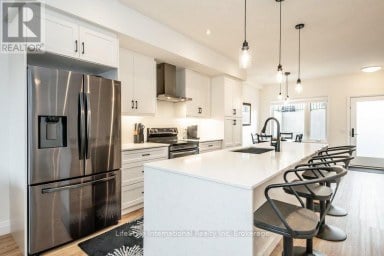 32 DUGGAN LANE Guelph (Clairfields/Hanlon Business Park) Ontario photo 12