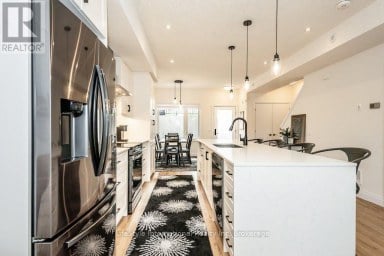 32 DUGGAN LANE Guelph (Clairfields/Hanlon Business Park) Ontario photo 13