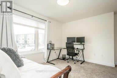 32 DUGGAN LANE Guelph (Clairfields/Hanlon Business Park) Ontario photo 31