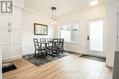 32 DUGGAN LANE Guelph (Clairfields/Hanlon Business Park) Ontario photo 7