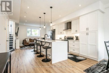 32 DUGGAN LANE Guelph (Clairfields/Hanlon Business Park) Ontario photo 9
