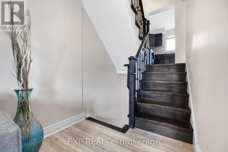 6 POPLAR CRESCENT, Aurora (Aurora Highlands), Ontario, L4G3M4