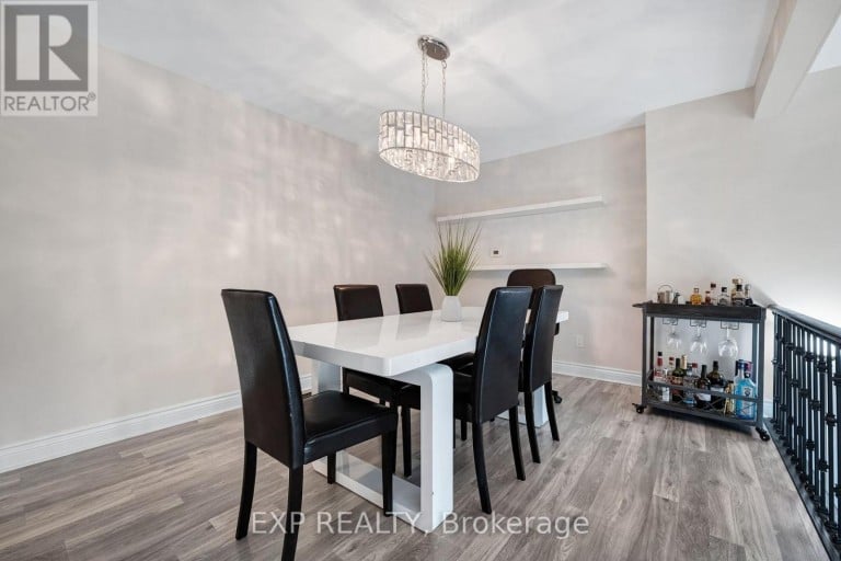 6 POPLAR CRESCENT, Aurora (Aurora Highlands), Ontario, L4G3M4