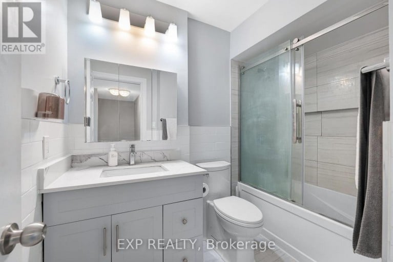 6 POPLAR CRESCENT, Aurora (Aurora Highlands), Ontario, L4G3M4