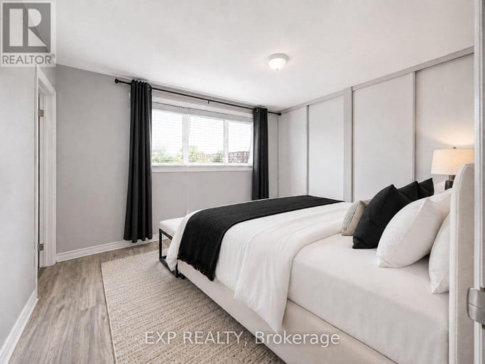 6 POPLAR CRESCENT, Aurora (Aurora Highlands), Ontario, L4G3M4
