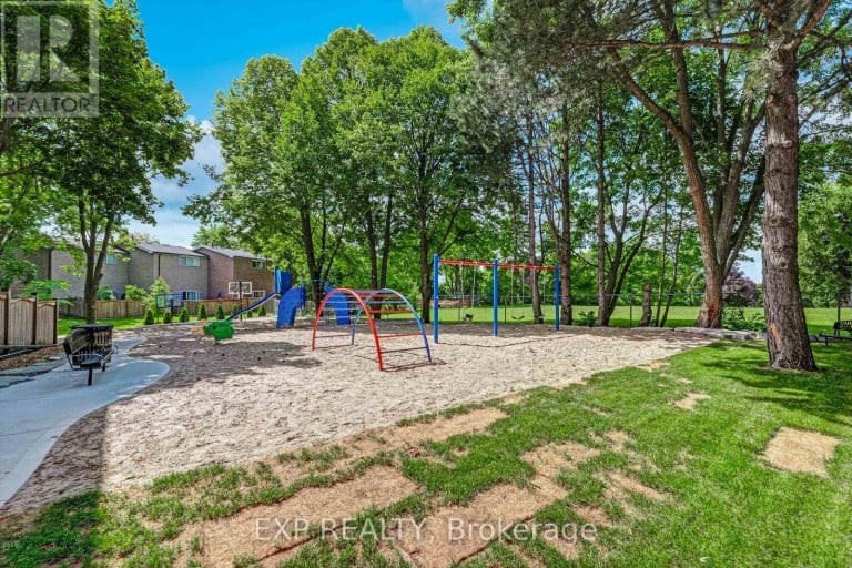 6 POPLAR CRESCENT, Aurora (Aurora Highlands), Ontario, L4G3M4