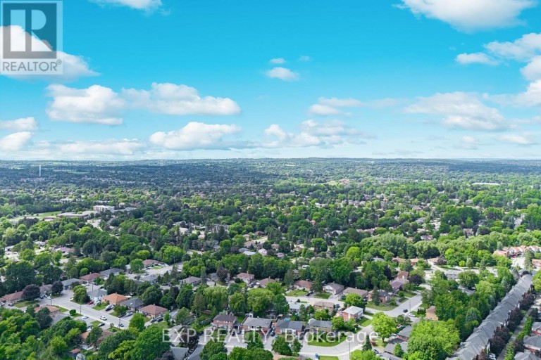 6 POPLAR CRESCENT, Aurora (Aurora Highlands), Ontario, L4G3M4