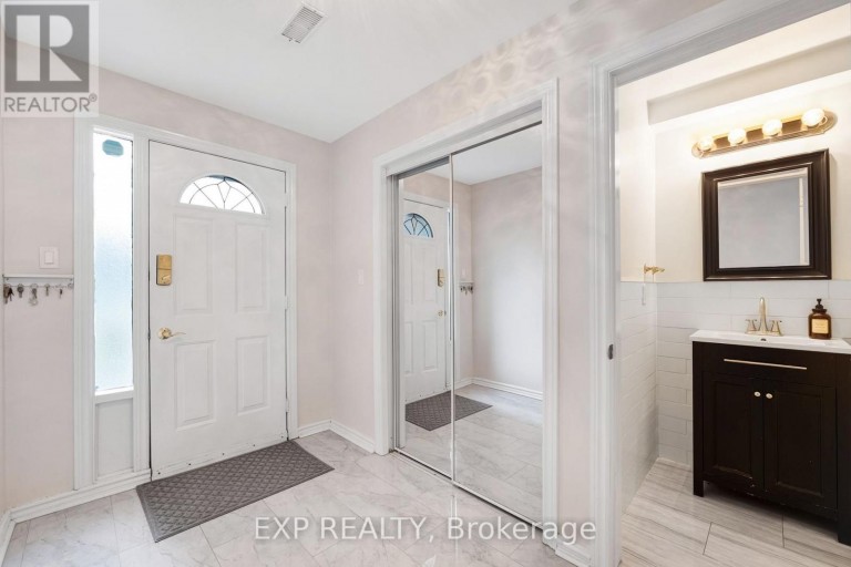 6 POPLAR CRESCENT, Aurora (Aurora Highlands), Ontario, L4G3M4