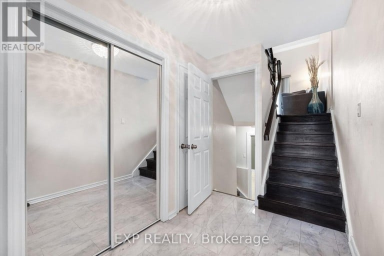 6 POPLAR CRESCENT, Aurora (Aurora Highlands), Ontario, L4G3M4