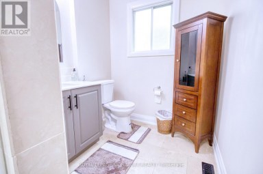 1414 HARMSWORTH SQUARE Oakville (FA Falgarwood) Ontario photo 49