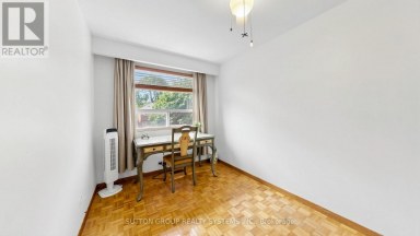 39 EXETER STREET Toronto (Weston-Pellam Park) Ontario photo 18
