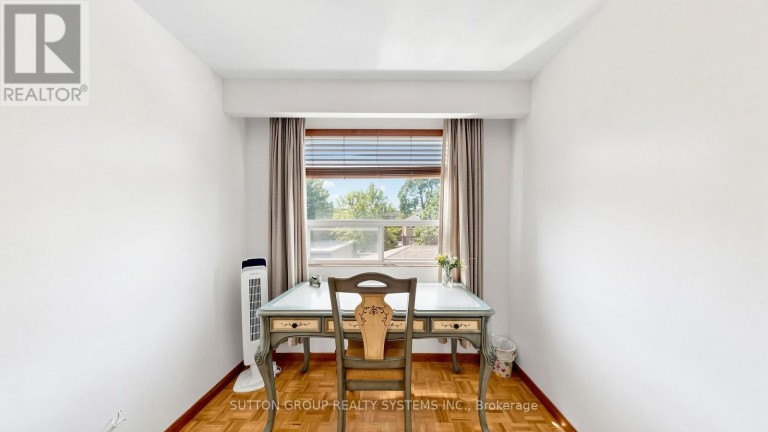 39 EXETER STREET, Toronto (Weston-Pellam Park), Ontario, M6N1G3