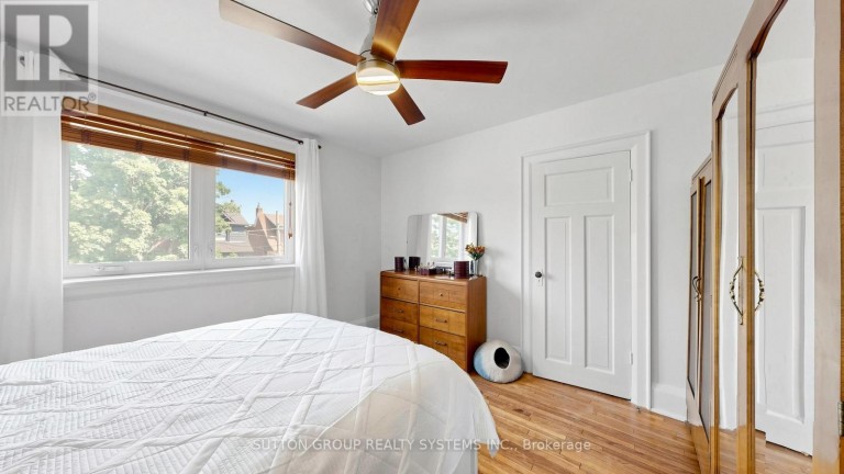 39 EXETER STREET, Toronto (Weston-Pellam Park), Ontario, M6N1G3