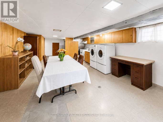 39 EXETER STREET, Toronto (Weston-Pellam Park), Ontario, M6N1G3