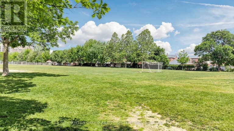 39 EXETER STREET, Toronto (Weston-Pellam Park), Ontario, M6N1G3