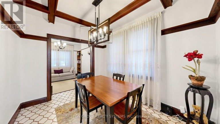 39 EXETER STREET, Toronto (Weston-Pellam Park), Ontario, M6N1G3
